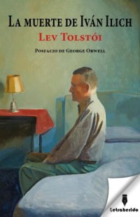 Imagen de un hombre convaleciente sentado sobre la cama de una habitación